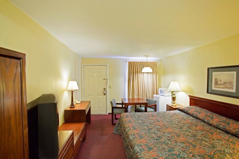 Motel Oyo Hickory House 3*